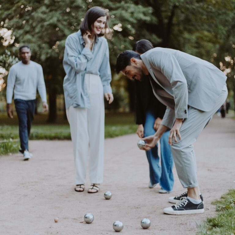 Jakie są różnice między grą w boules i petanque